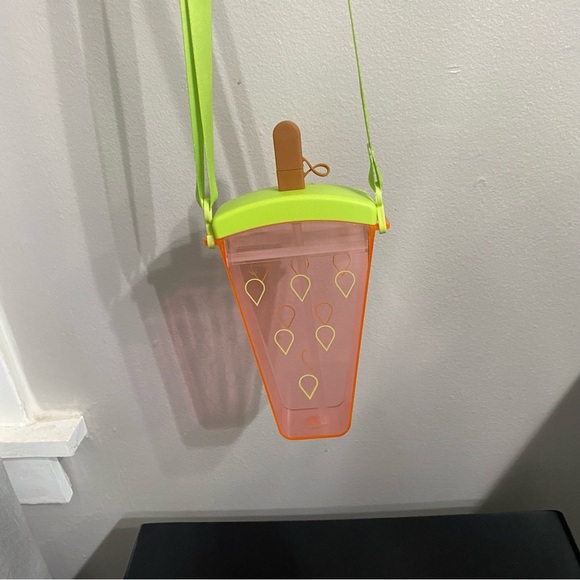 Large Capacity Cute Water Bottle with Strap and Straw Reusable Plastic~. - Picture 1 of 5